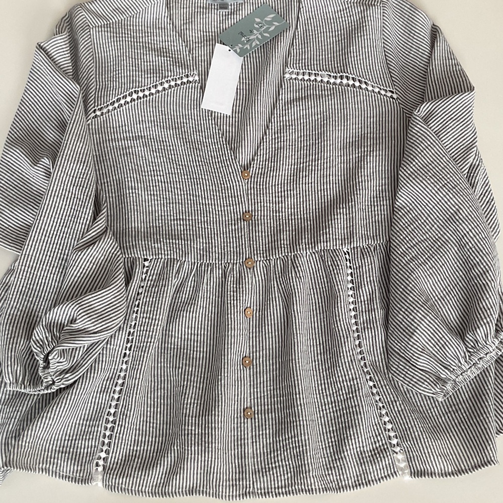 Floral & Ivy SoHo Dec Out Black and White Striped Blouse NWT - Picture 7 of 16